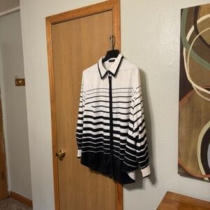BloomChic NWT Size 26 Black & White w/Stripes Long Sleeve Button-Front Shirt